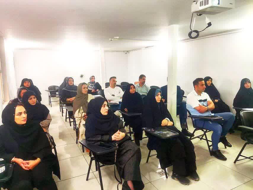 دومین جلسه انجمن اولیاء و مربیان افق روشن 